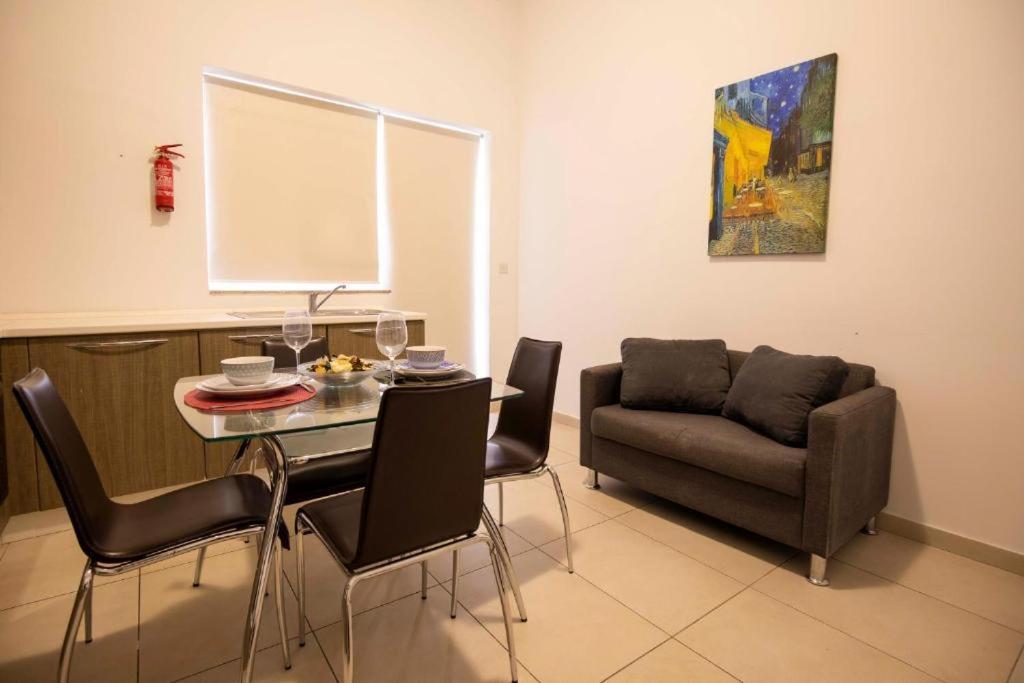 Metrostays Apartament Слима Екстериор снимка